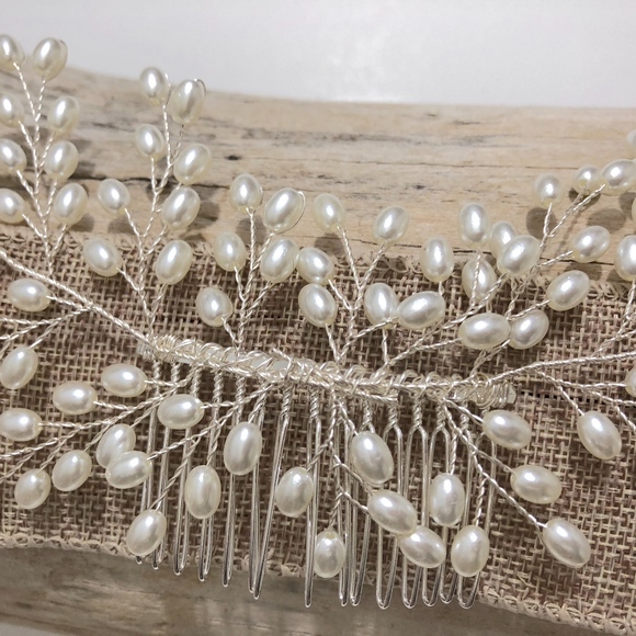 Wedding Hair Comb, Pearl Hair Comb - Picture 4 of 5